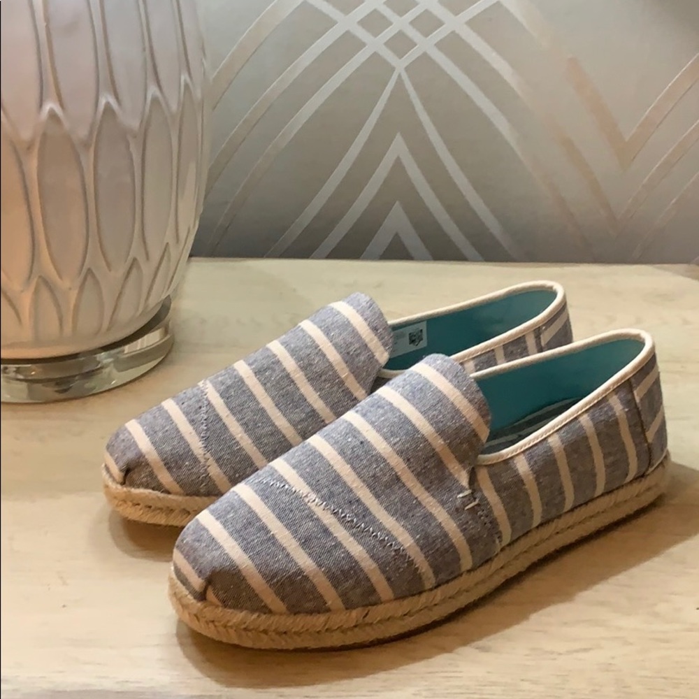 Toms